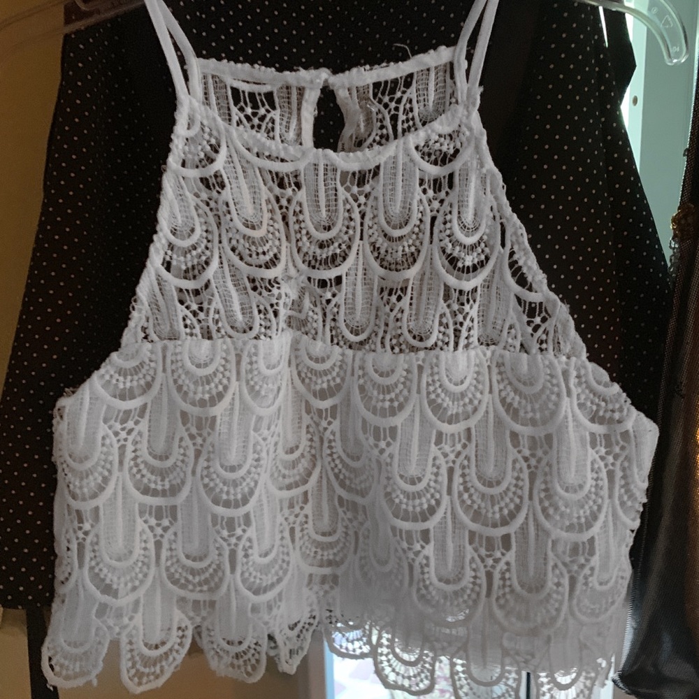 🛍5for$25 Precious🛍Lace Semi Crop!